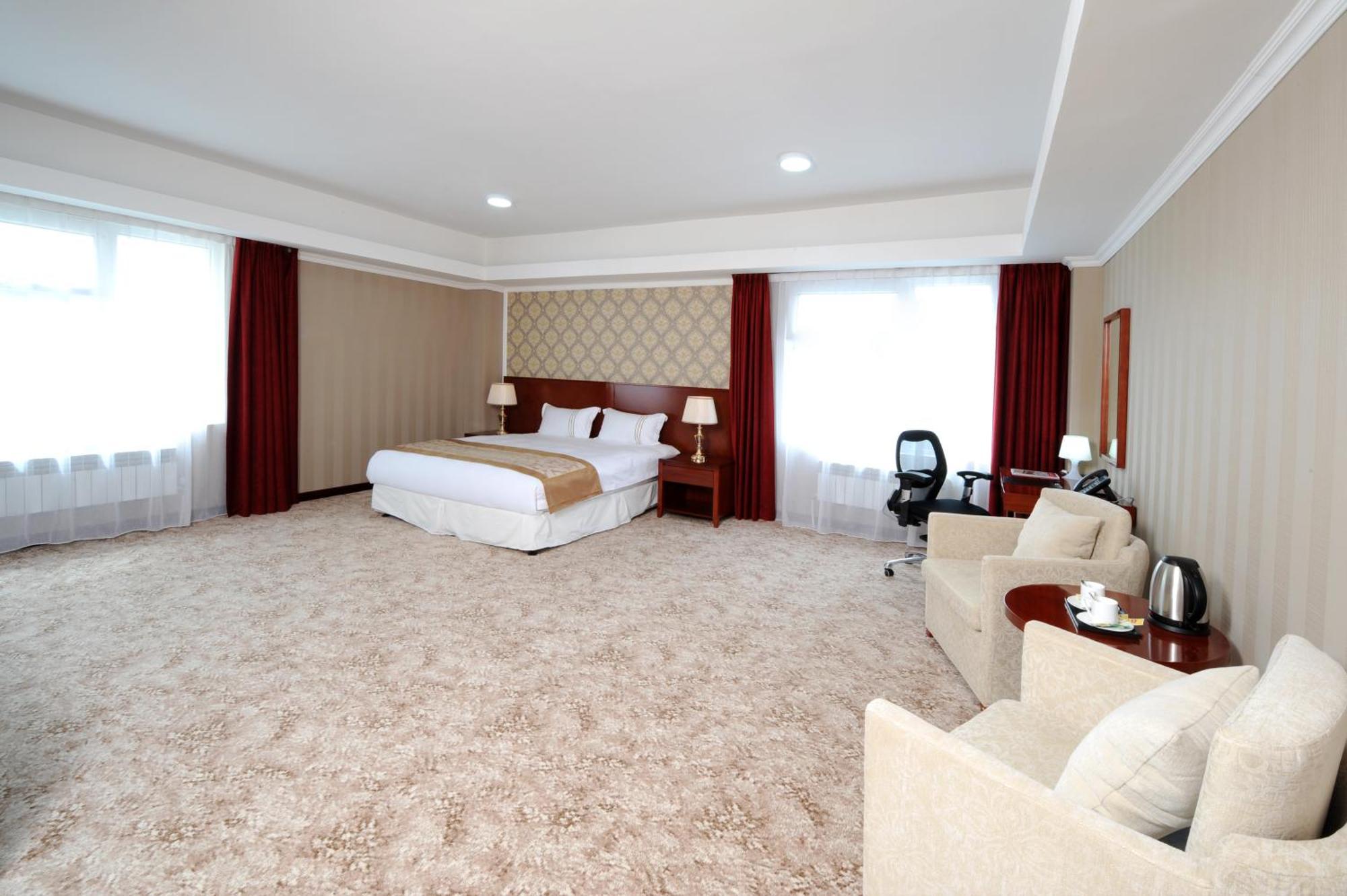 Alpha Hotel أولان باتور المظهر الخارجي الصورة